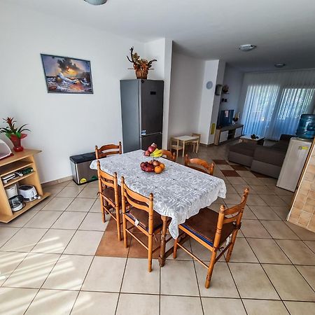 Apartment Hrastov Солине Екстериор снимка