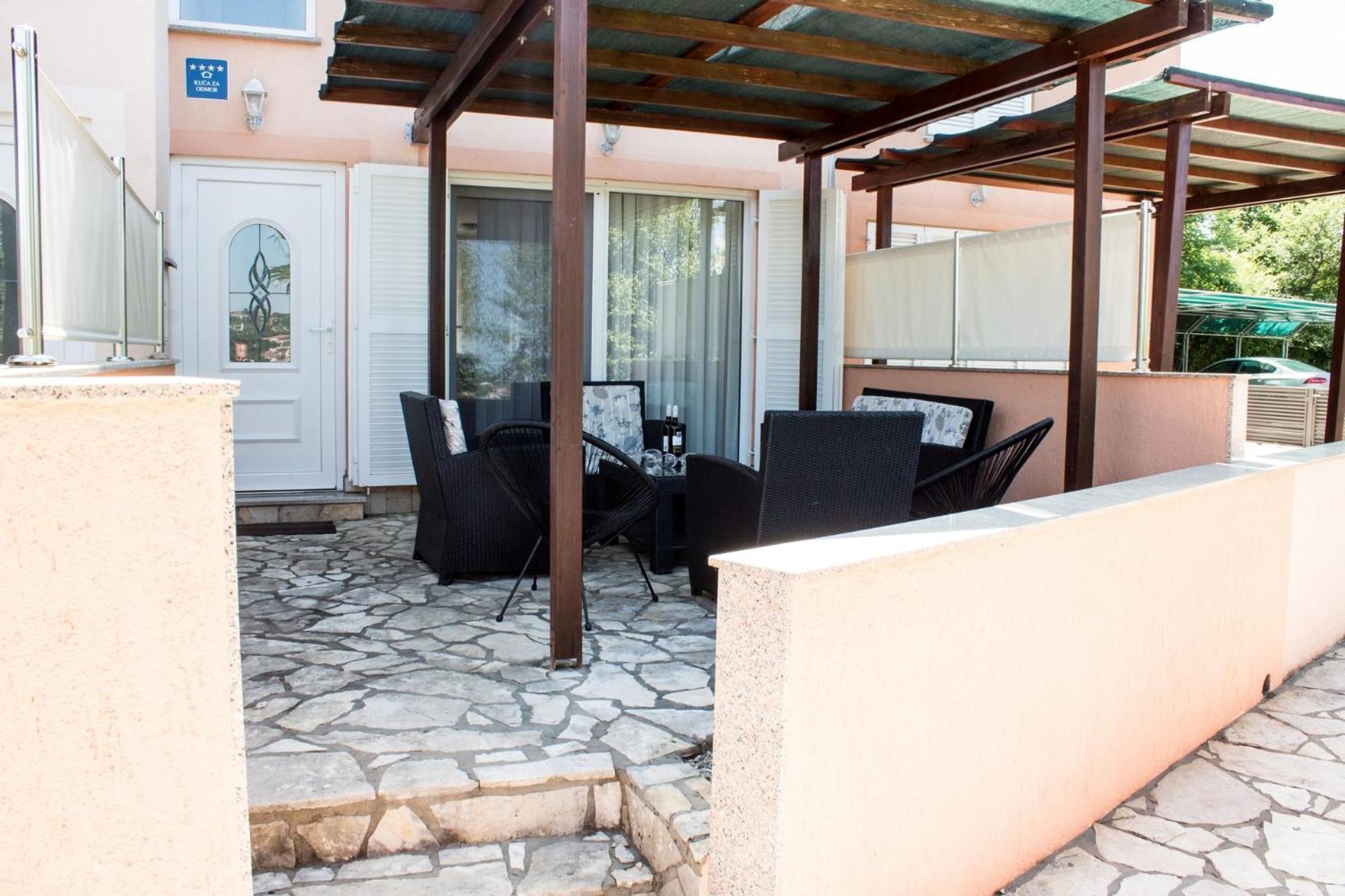 Apartment Hrastov Солине Екстериор снимка