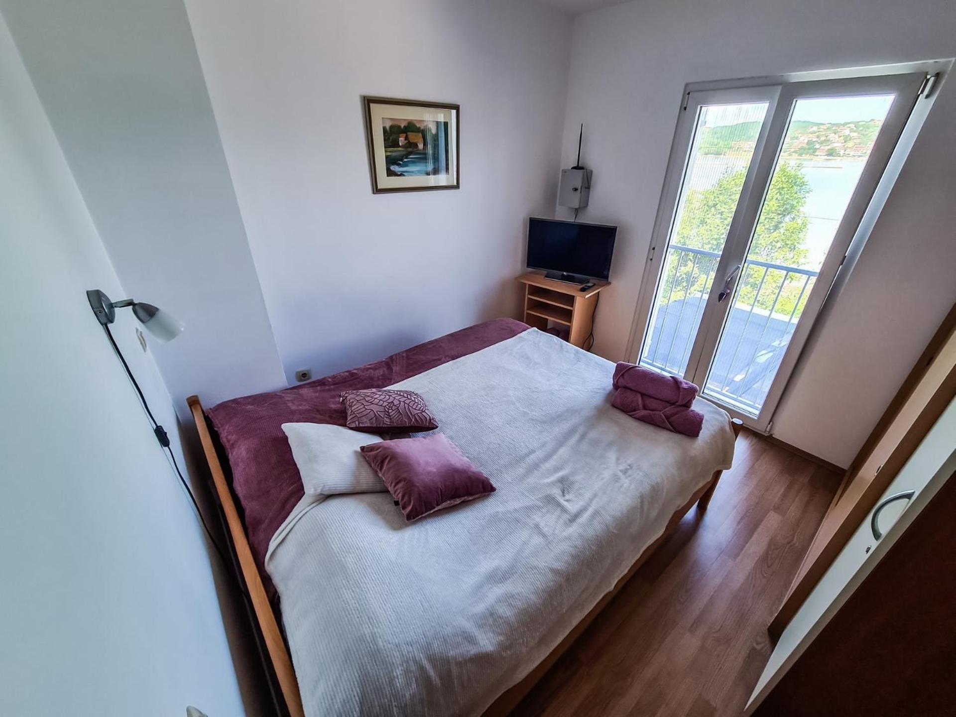 Apartment Hrastov Солине Екстериор снимка
